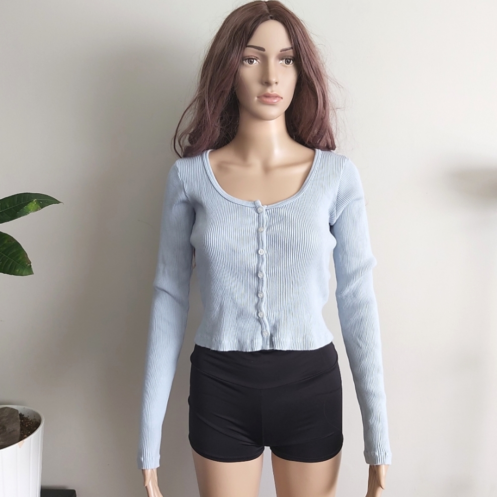 Brandy Melville Italy Zelly ribbed cotton long sleeves crop top light blue